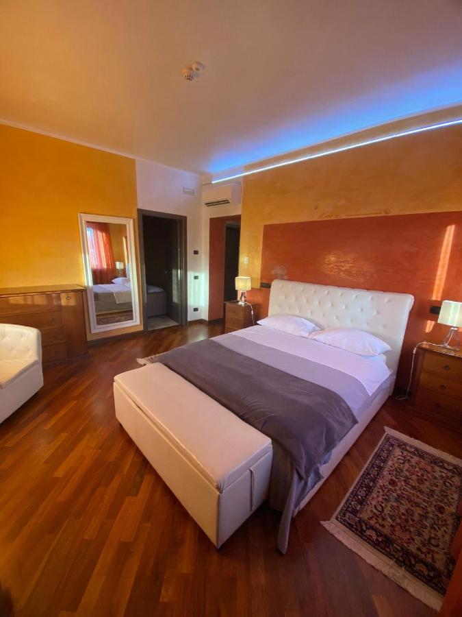 B2In Suite & Office Capriate San Gervasio Ngoại thất bức ảnh