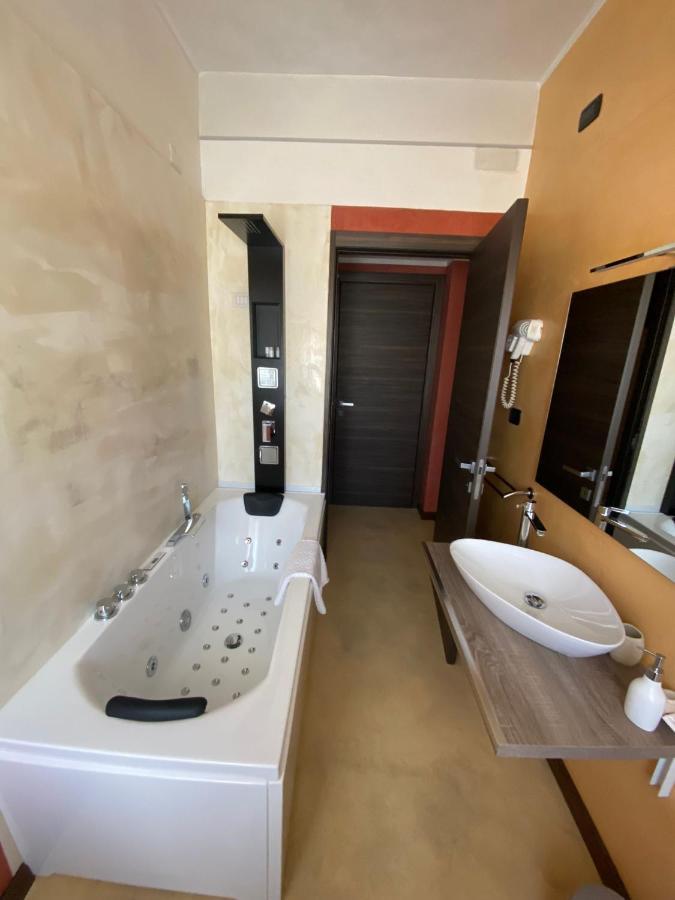 B2In Suite & Office Capriate San Gervasio Ngoại thất bức ảnh
